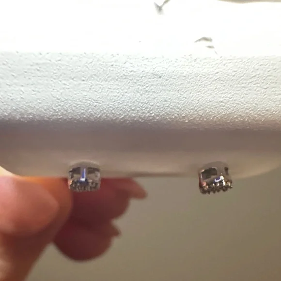NEW - 0.10 CTW Natural Diamond Oval Stud Earrings